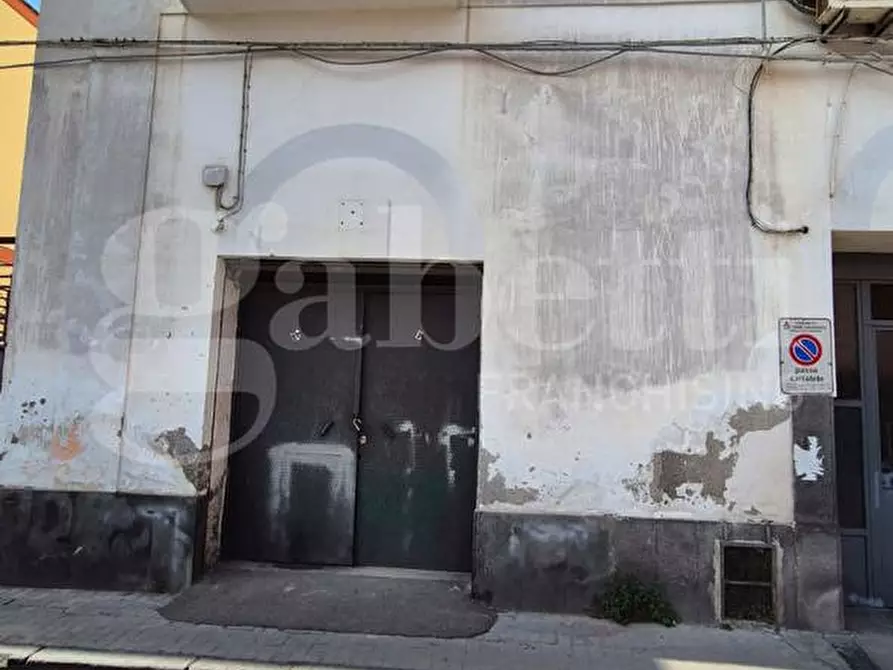 Immagine 1 di Magazzino in affitto  in Via Dante, 25 a Torre Annunziata