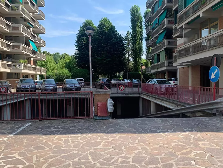 Immagine 9 di Box auto in vendita  in Viale Roma, 7 a Bologna