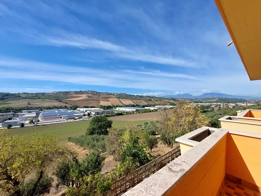 Immagine 5 di Casa bifamiliare in vendita  in Contrada San Pietro, 1 a Tortoreto
