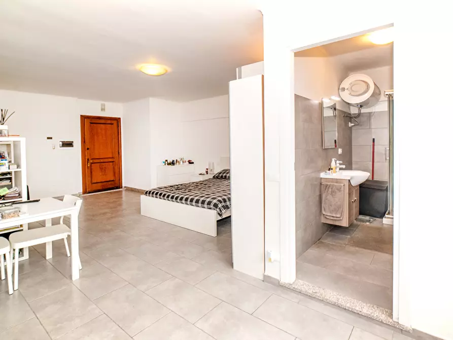 Immagine 15 di Appartamento in vendita  in Via Michelangelo Peroglio, 27 a Roma