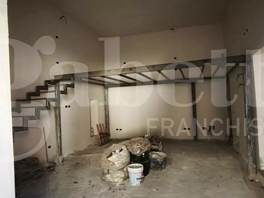 Immagine 9 di Negozio in affitto  in Via Cadorna, 40 a Succivo