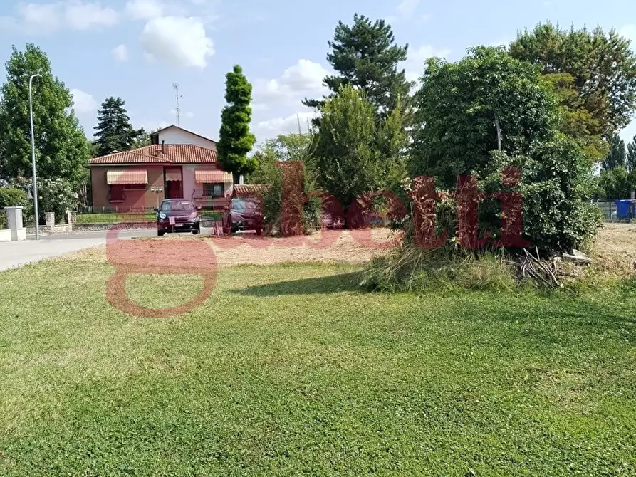 Immagine 1 di Terreno residenziale in vendita  in Via Prato Fiorito, 0 a Cento