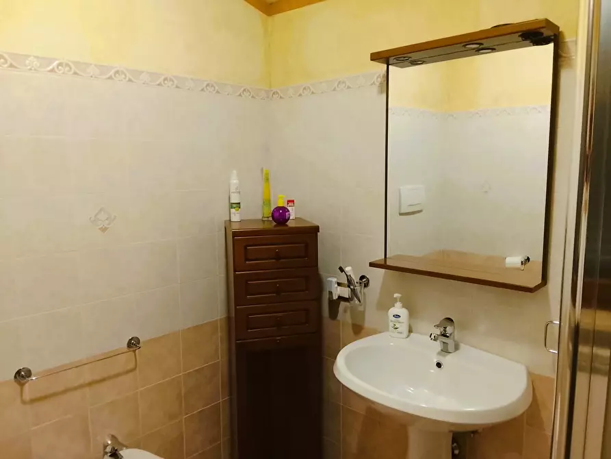 Immagine 14 di Villetta a schiera in vendita  in Via Cassaro, 88 a Roma