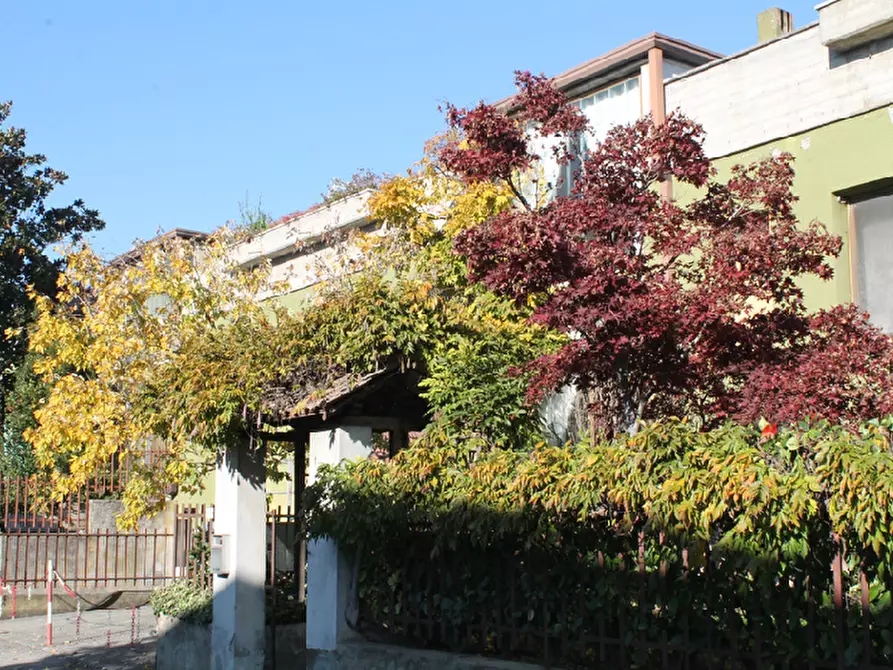 Villa in vendita in Viale Manzoni, 43 a Flero