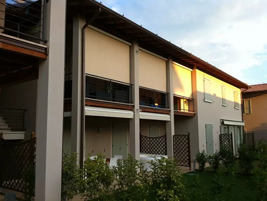 Immagine 3 di Appartamento in vendita  in Via Boschette a San Felice Del Benaco
