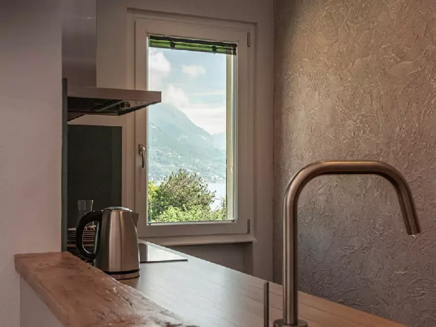 Immagine 12 di Appartamento in affitto  in Via Martiri della patria, 1 a San Felice Del Benaco