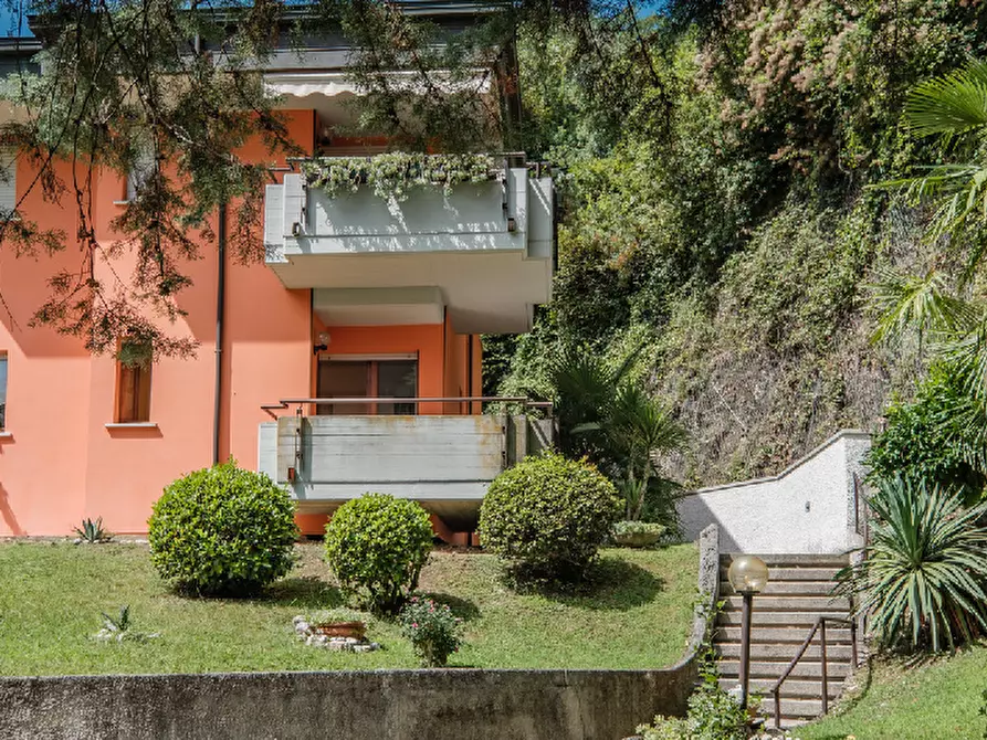 Immagine 2 di Appartamento in affitto  in Via Derino, 10 a Gardone Riviera