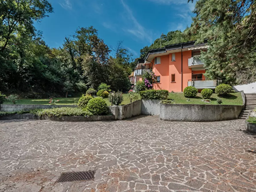 Immagine 1 di Appartamento in affitto  in Via Derino, 10 a Gardone Riviera