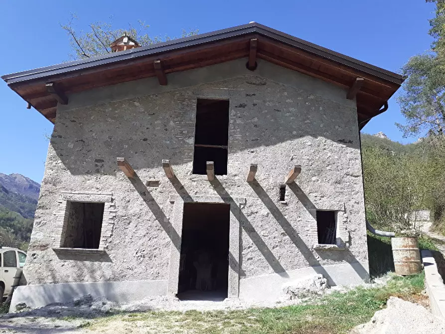 Immagine 3 di Rustico / casale in vendita  in Via Strada Statale a Lavenone