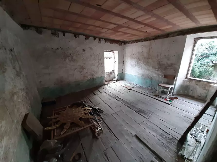 Immagine 15 di Rustico / casale in vendita  in Via Trento a San Felice Del Benaco