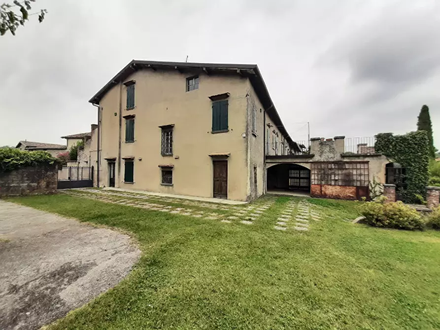 Immagine 19 di Villa in vendita  in Via Cavour a San Felice Del Benaco