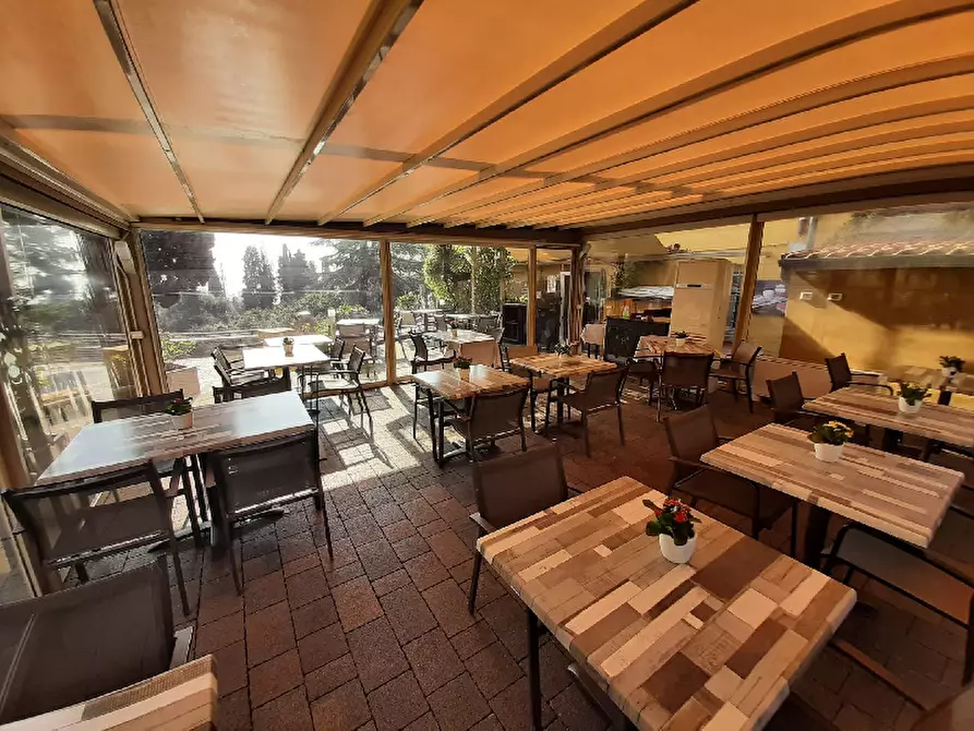 Immagine 10 di Attività commerciale in vendita  in Via Zanardelli a Gardone Riviera