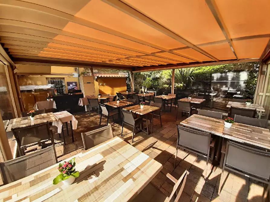 Immagine 7 di Attività commerciale in vendita  in Via Zanardelli a Gardone Riviera