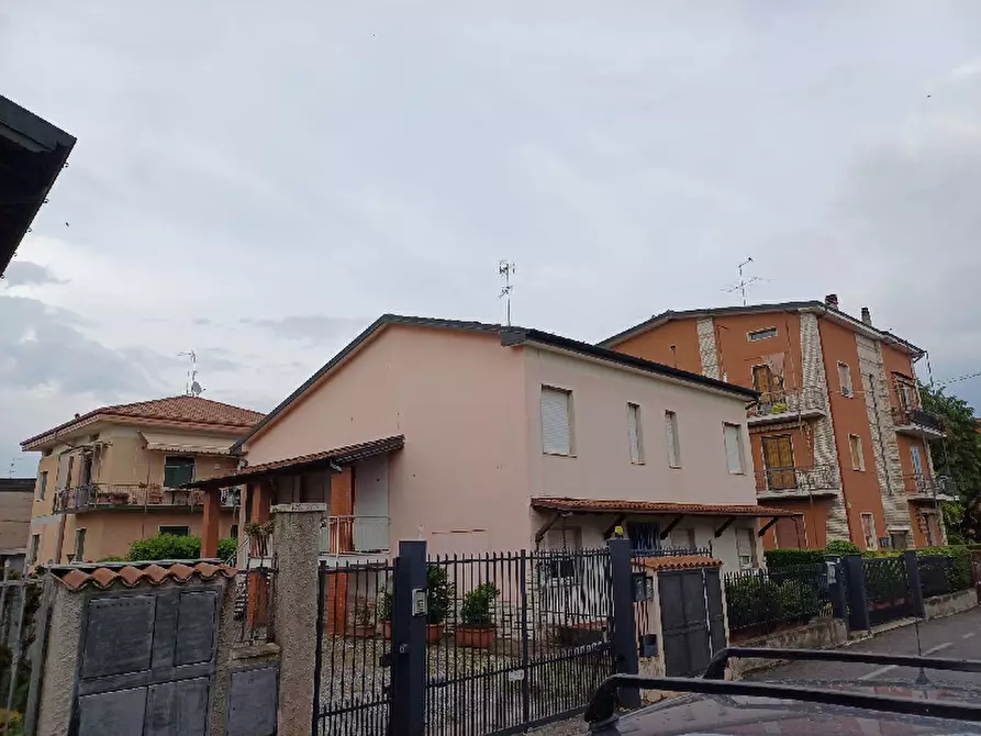 Immagine 1 di Villa in vendita  in Via Caruso, 15 a Brescia