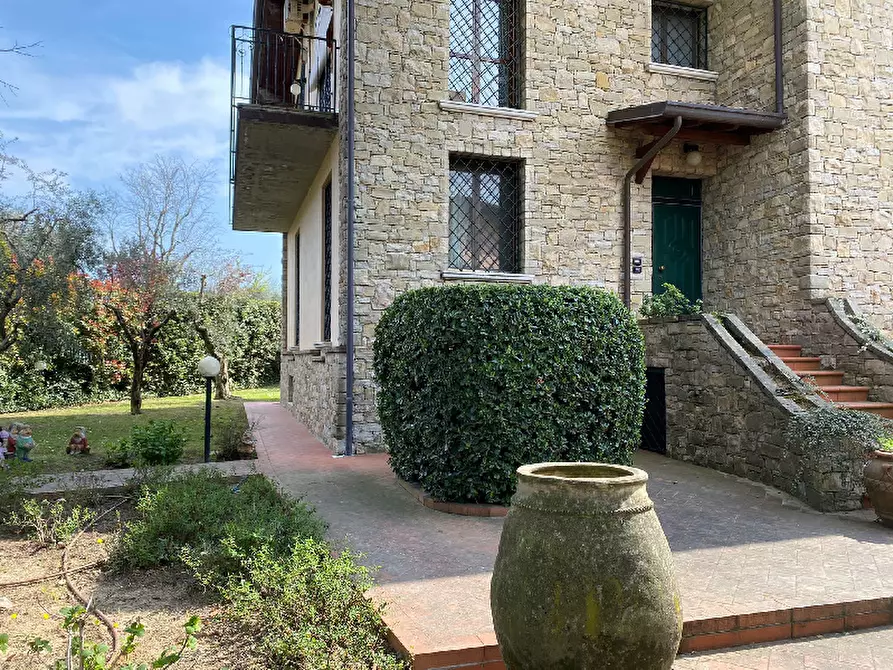 Immagine 5 di Villa in affitto  in Via Serraglie a Manerba Del Garda