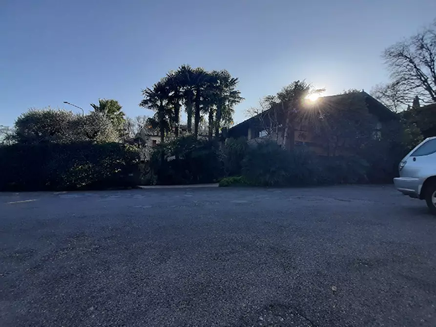 Immagine 7 di Locale commerciale in vendita  in Via ciucani a Soiano Del Lago