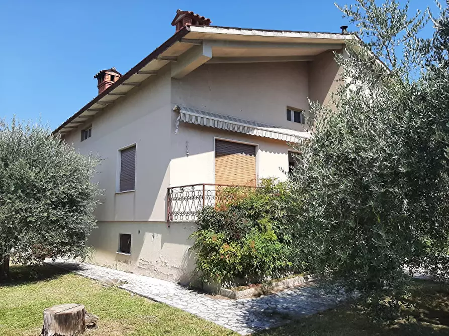 Immagine 1 di Villa in vendita  in Via Ridelli a Gavardo