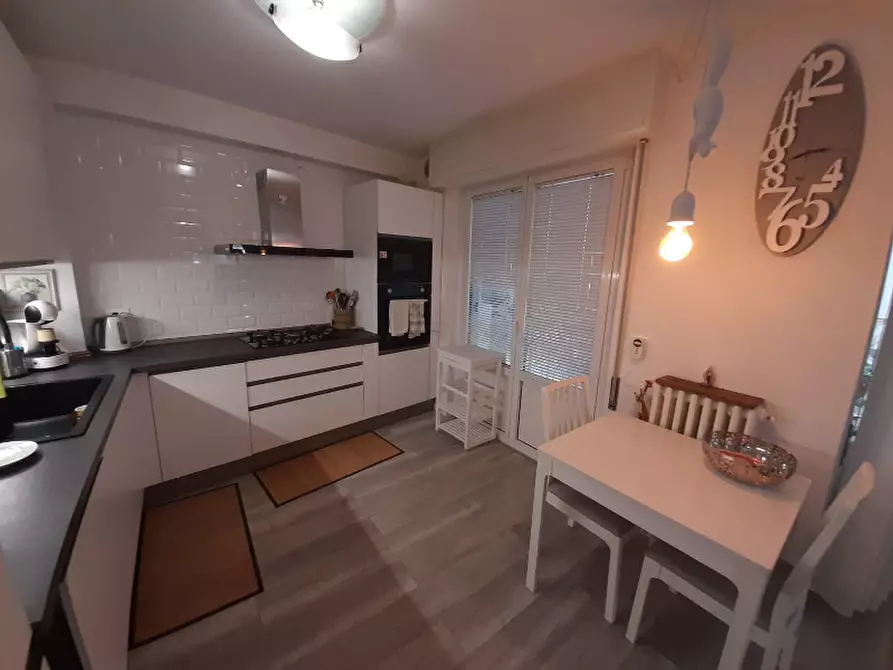 Immagine 10 di Appartamento in vendita  in Via Portizzolo a Gardone Riviera