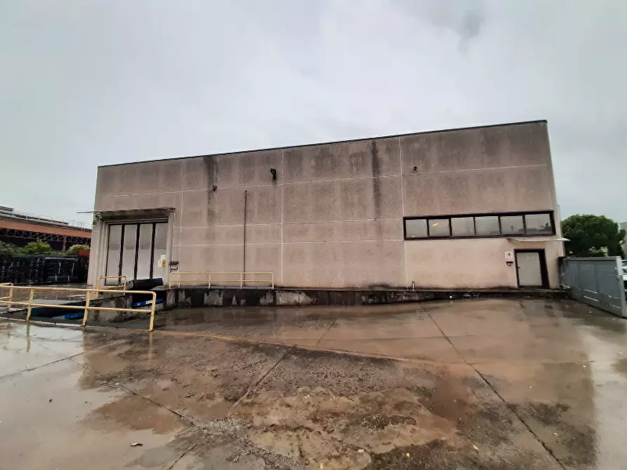 Immagine 3 di Capannone industriale in vendita  in Via Campo Mas cior a Puegnago Sul Garda
