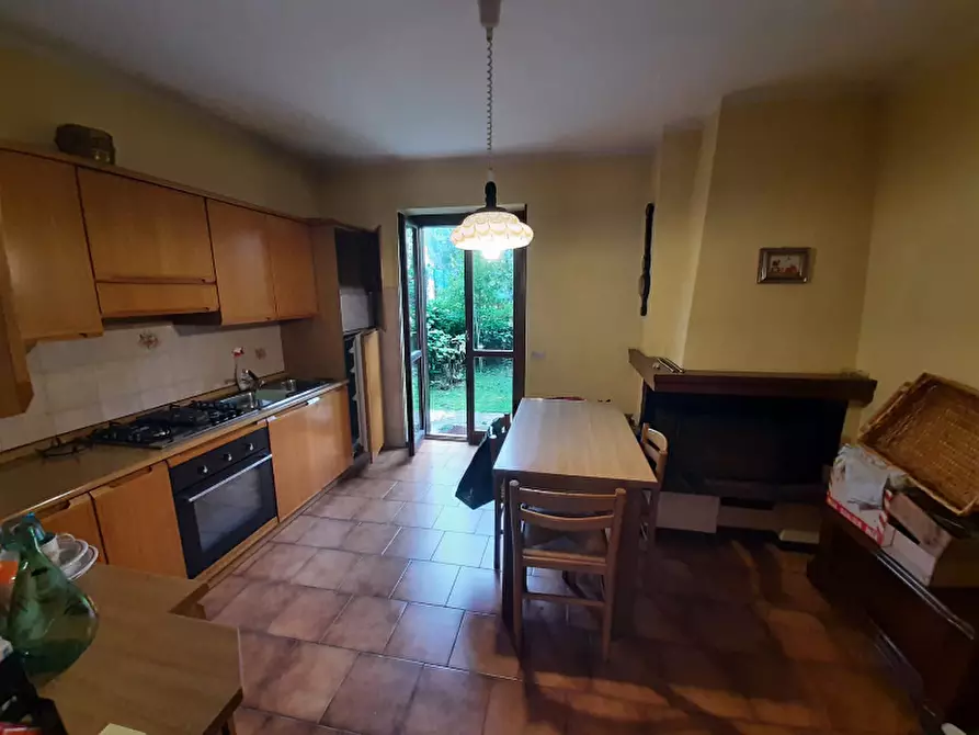 Immagine 14 di Villetta a schiera in vendita  in Via primo maggio a Manerba Del Garda