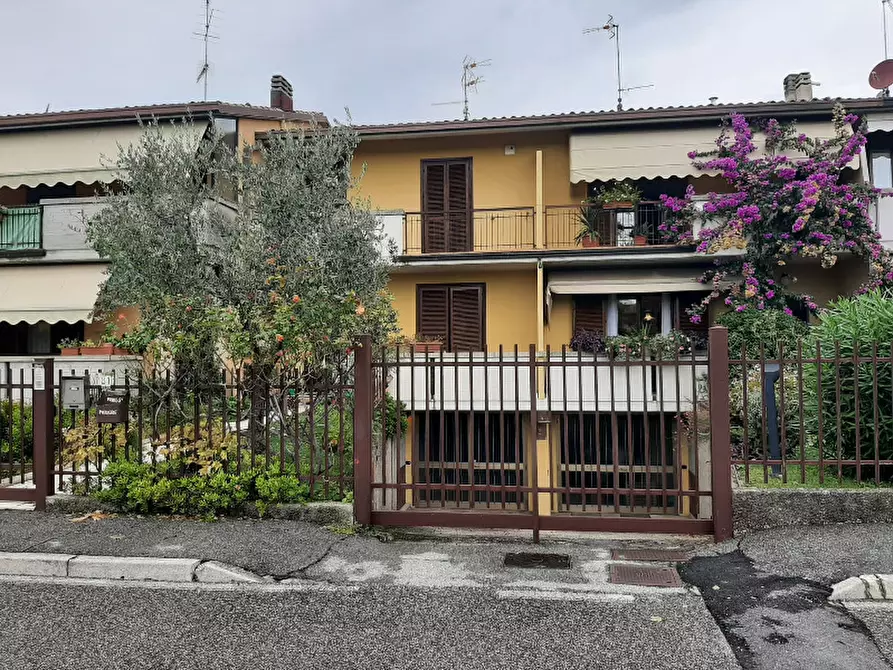 Immagine 4 di Villetta a schiera in vendita  in Via primo maggio a Manerba Del Garda