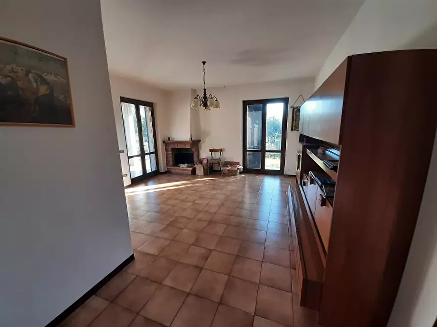 Immagine 13 di Villa in vendita  in Via Benaco a Puegnago Sul Garda