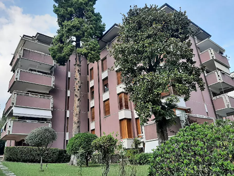 Immagine 20 di Appartamento in affitto  in Via Cornella a Gardone Riviera