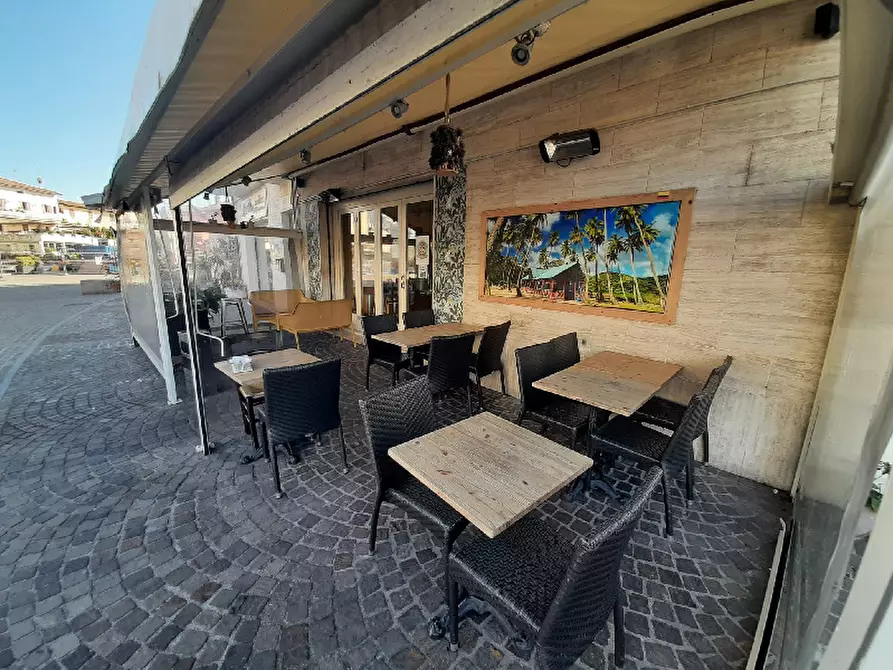 Immagine 4 di Attività commerciale in vendita  in Piazza San Martino a Moniga Del Garda