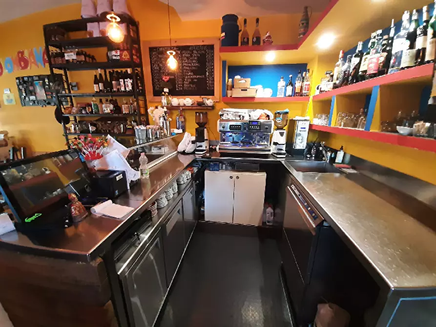 Immagine 11 di Attività commerciale in vendita  in Piazza San Martino a Moniga Del Garda