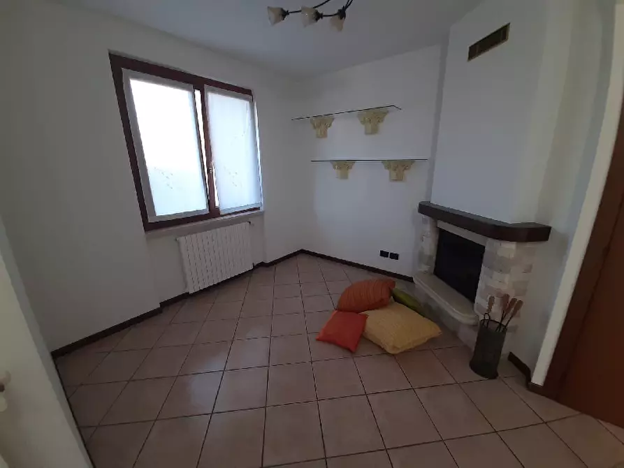 Immagine 6 di Villetta a schiera in vendita  in Via Montanina a Manerba Del Garda