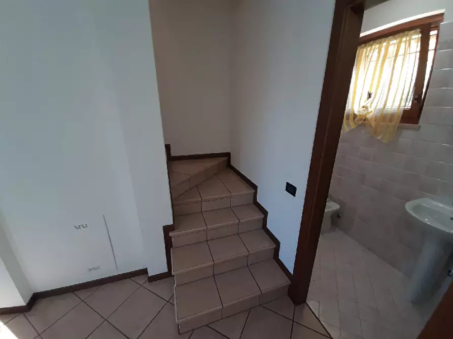 Immagine 12 di Villetta a schiera in vendita  in Via Montanina a Manerba Del Garda