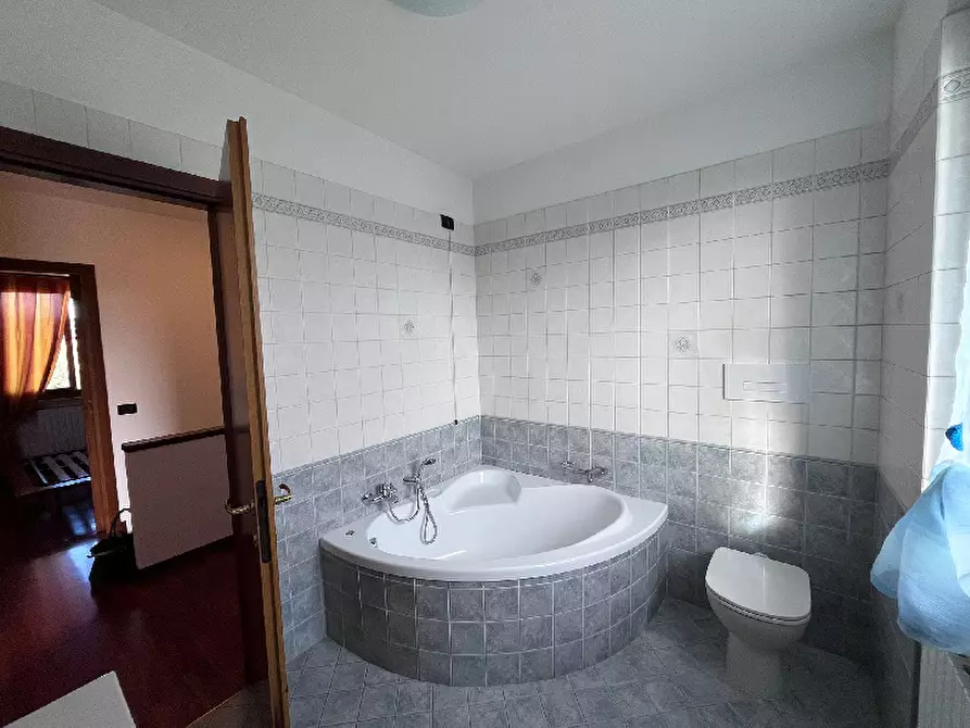 Immagine 18 di Villetta a schiera in vendita  in Via Montanina a Manerba Del Garda