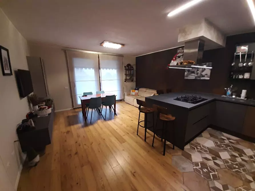 Immagine 4 di Appartamento in vendita  in Via Valtenesi a Muscoline