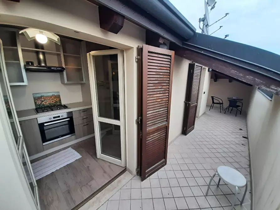 Immagine 4 di Appartamento in vendita  in Piazzale Caduti a Padenghe Sul Garda