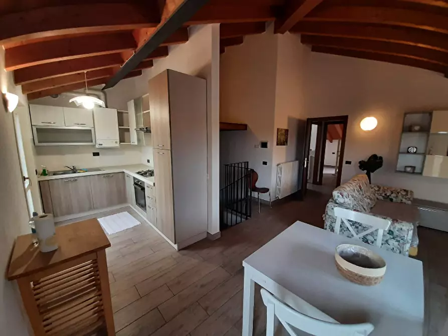 Immagine 5 di Appartamento in vendita  in Piazzale Caduti a Padenghe Sul Garda