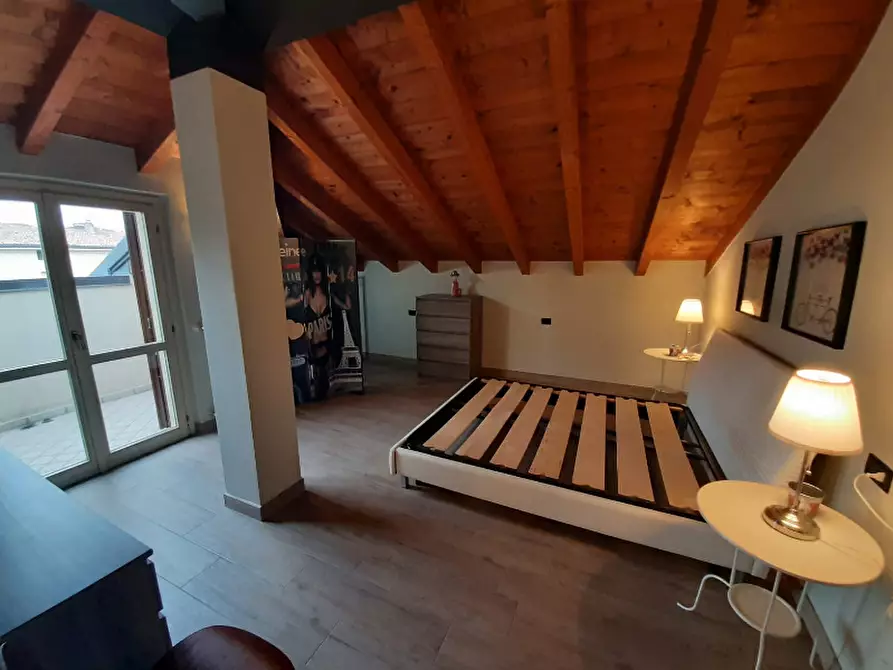 Immagine 18 di Appartamento in vendita  in Piazzale Caduti a Padenghe Sul Garda