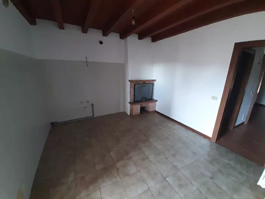 Immagine 8 di Appartamento in vendita  in Via Garibaldi, 43 a San Felice Del Benaco