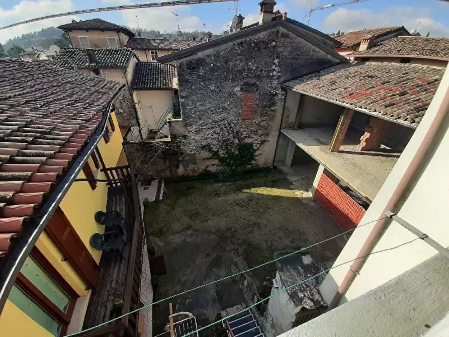 Immagine 4 di Appartamento in vendita  in Via Garibaldi, 43 a San Felice Del Benaco