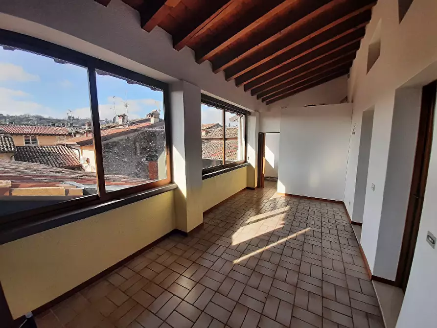 Immagine 6 di Appartamento in vendita  in Via Garibaldi, 43 a San Felice Del Benaco