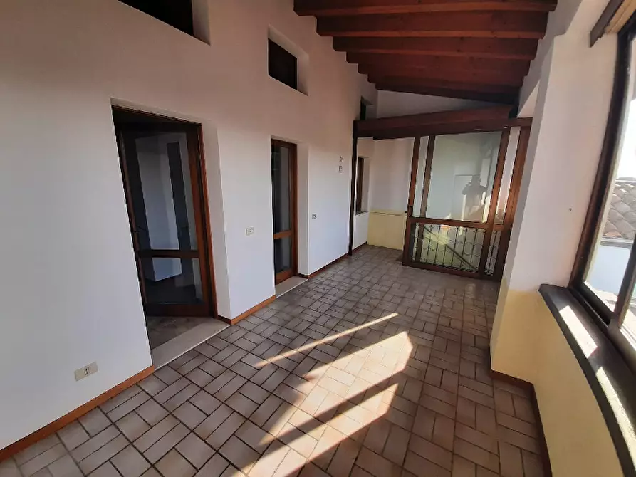 Immagine 5 di Appartamento in vendita  in Via Garibaldi, 43 a San Felice Del Benaco