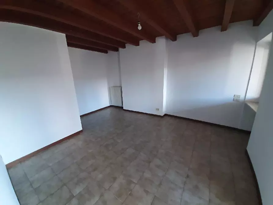 Immagine 10 di Appartamento in vendita  in Via Garibaldi, 43 a San Felice Del Benaco