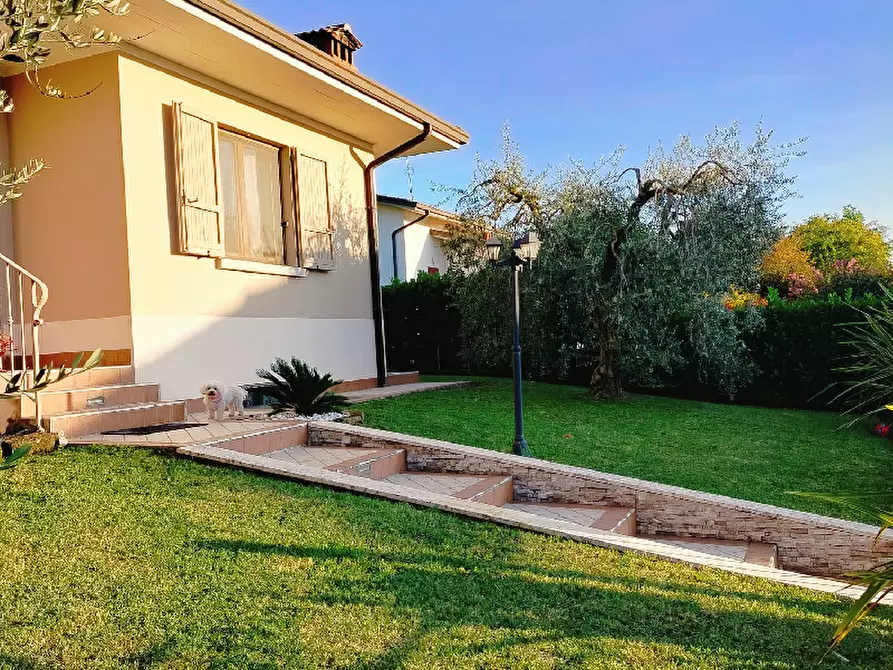 Immagine 4 di Villa in vendita  in Via Campagnola a Muscoline
