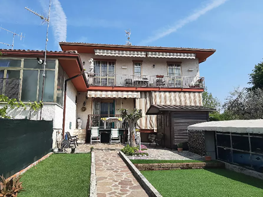 Immagine 2 di Appartamento in vendita  in Via Case Sparse Serraglie 123 a Manerba Del Garda