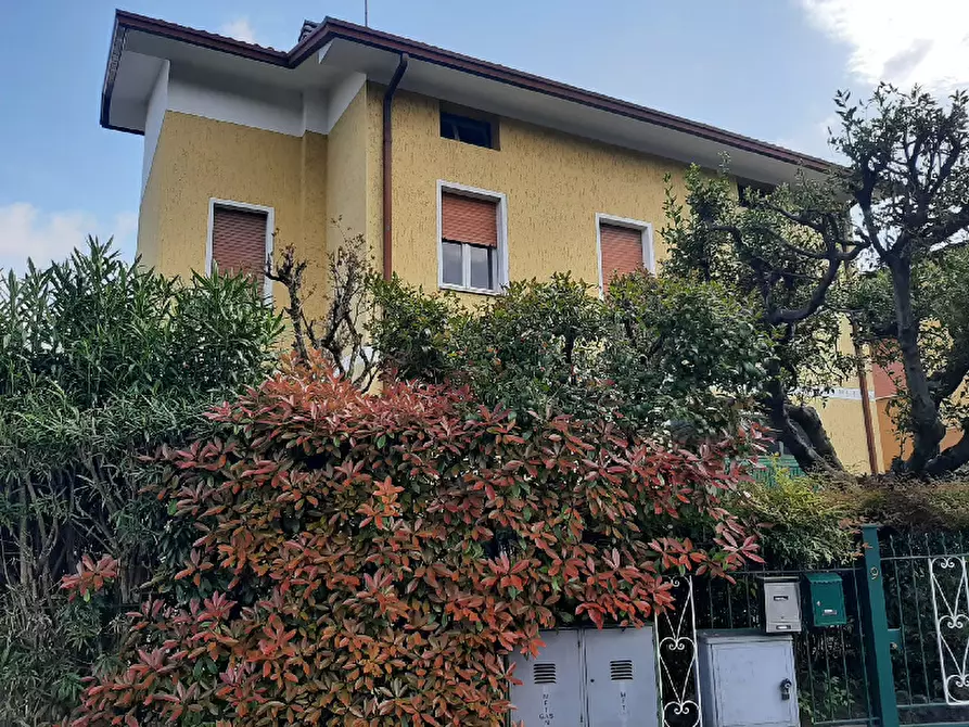 Immagine 1 di Appartamento in vendita  in Via dei gradoni a Salò