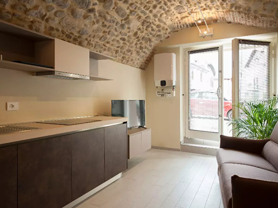 Immagine 5 di Appartamento in vendita  in Via Trento a San Felice Del Benaco
