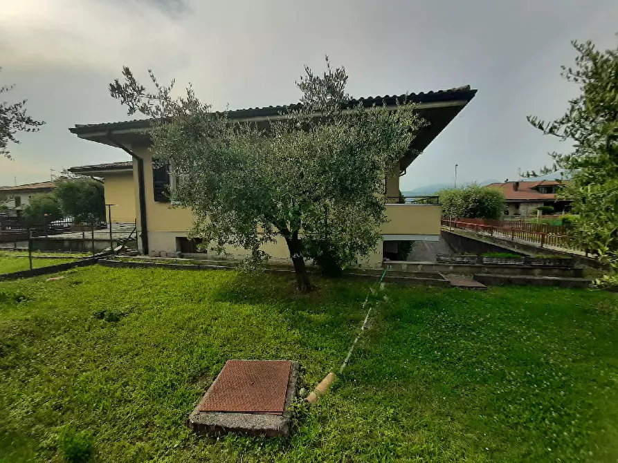 Immagine 2 di Casa bifamiliare in vendita  in Via Benaco a Puegnago Sul Garda