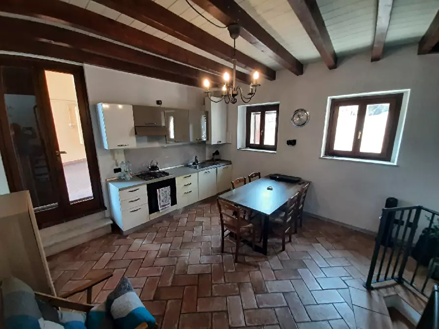 Immagine 5 di Appartamento in vendita  in Via Montesuello a Polpenazze Del Garda