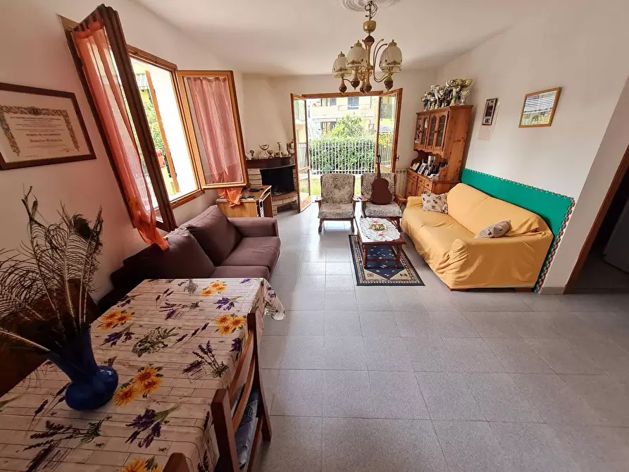 Immagine 1 di Appartamento in vendita  in Roma 34 a Ventimiglia