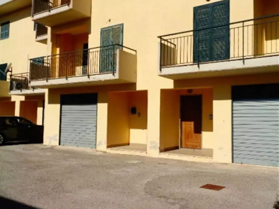 Immagine 1 di Appartamento in vendita  in Giuseppe Mazzini 24 a Ogliastro Cilento