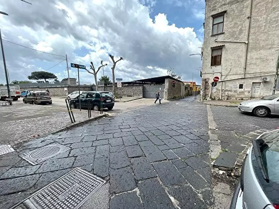 Immagine 1 di Negozio in vendita  in Via bernardo quaranta a Napoli